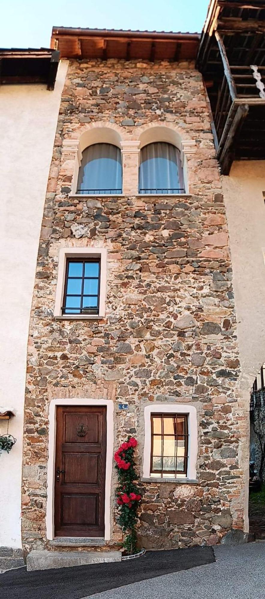 Antica Torre Del Castello Casa Ceresiana Villa Carabietta Exterior photo